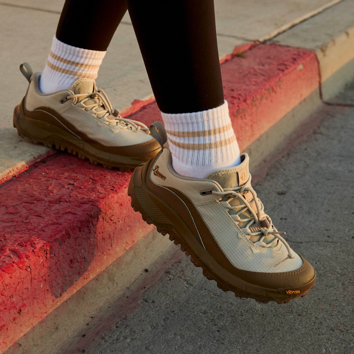 Danner X Osprey N45 MAX Sandy Grey / Danner Women