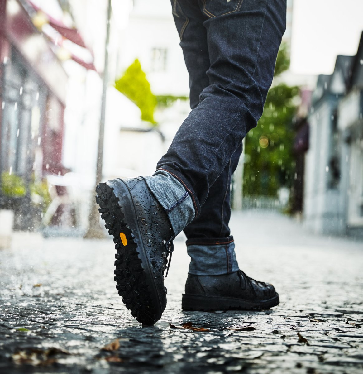 Mountain Light Black - GORE-TEX / Danner Men