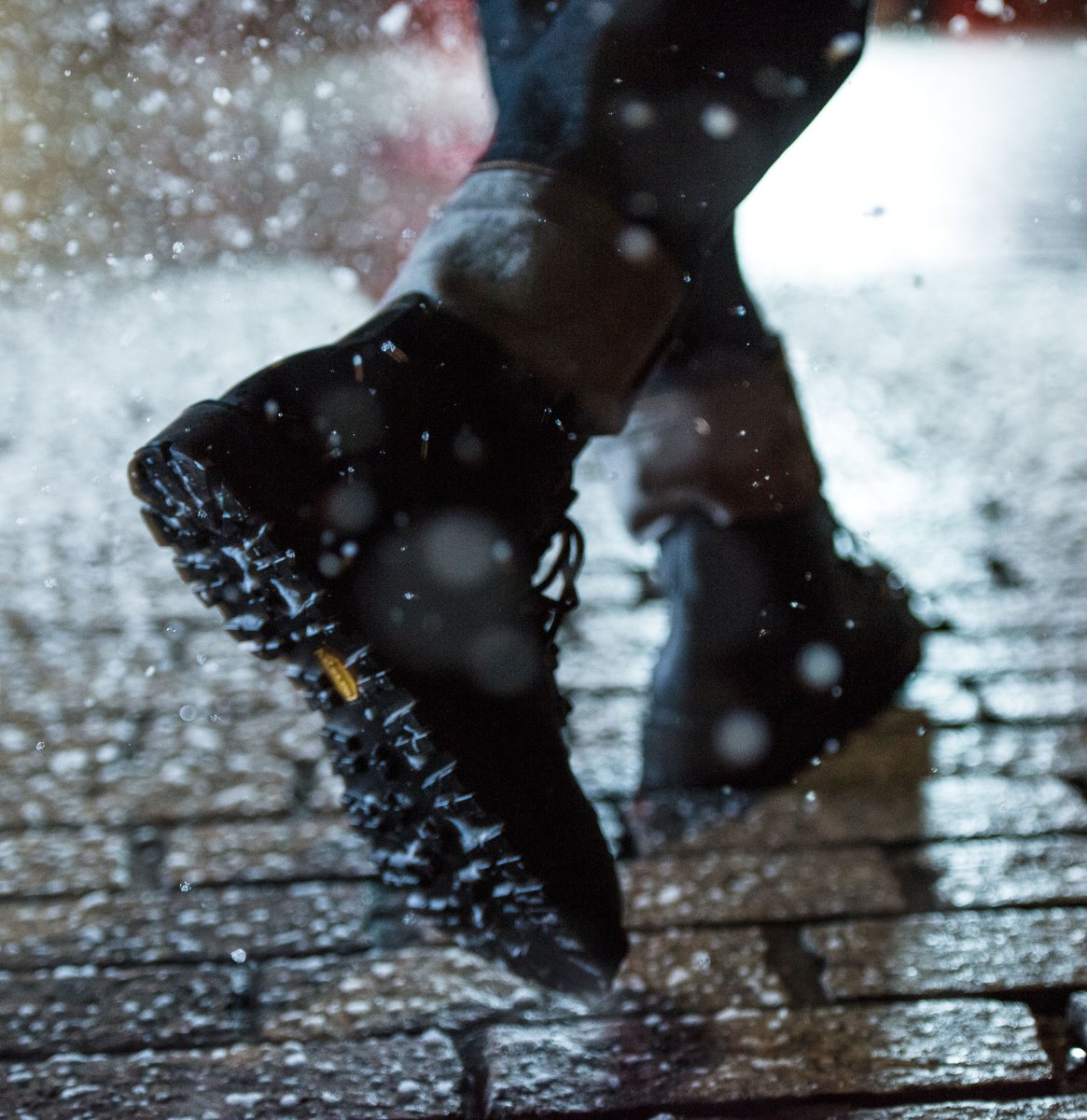 Mountain Light Black - GORE-TEX / Danner Men
