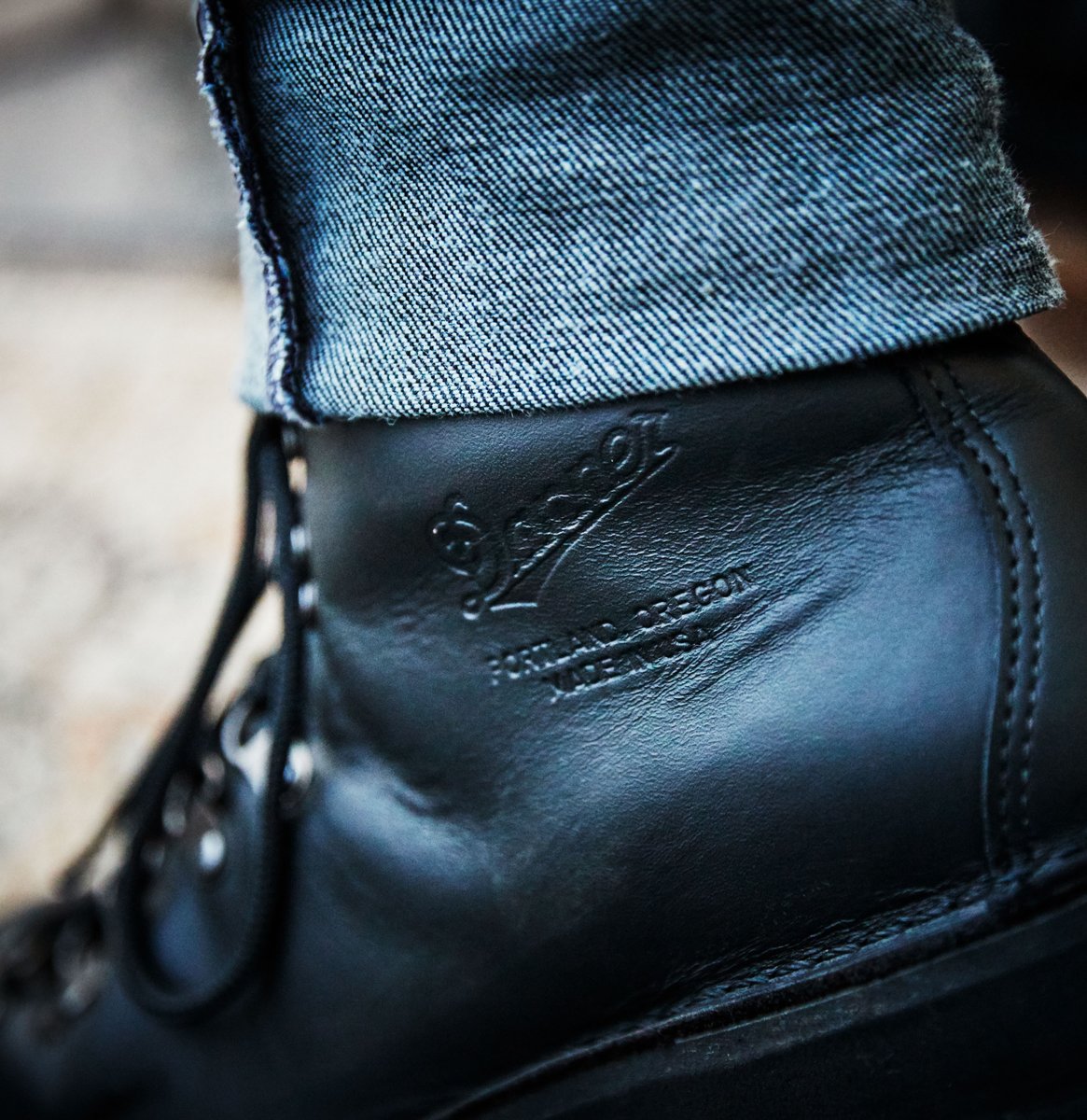 Mountain Light Black - GORE-TEX / Danner Men