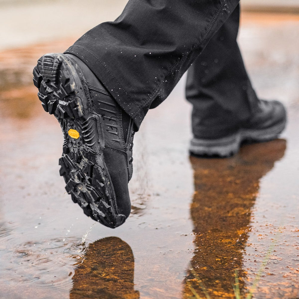 Striker Bolt 4.5" Black / Danner Men