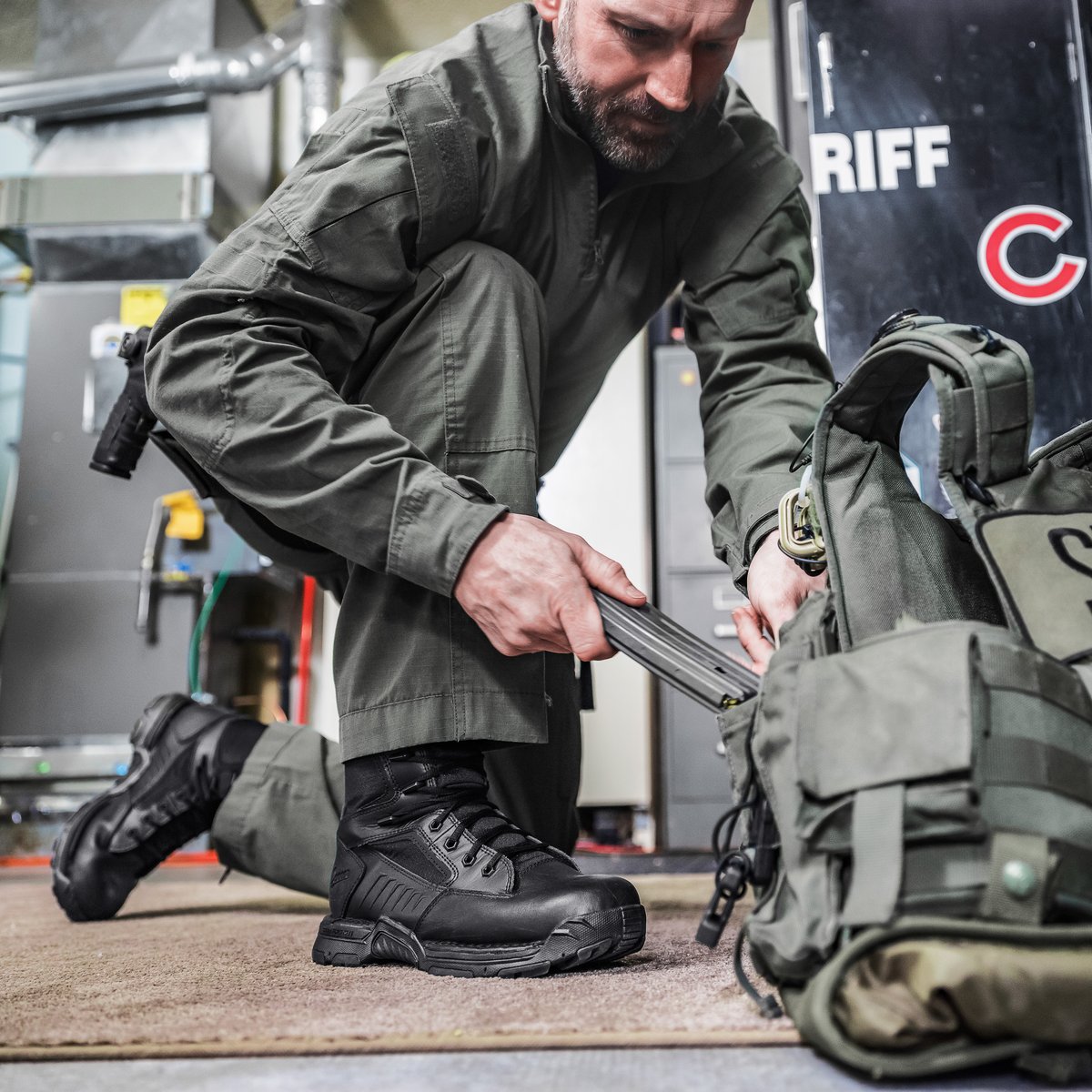Striker Bolt 8" Black / Danner Men