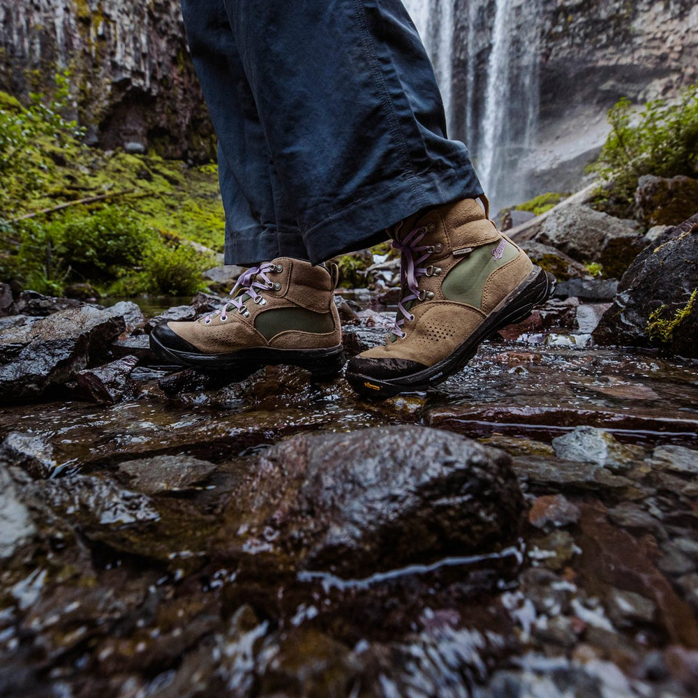 Inquire Mid Tannin/Oil Green / Danner Women