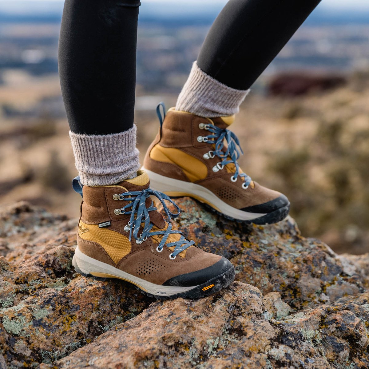 Inquire Mid Pinecone Brown/Prairie Sand / Danner Women