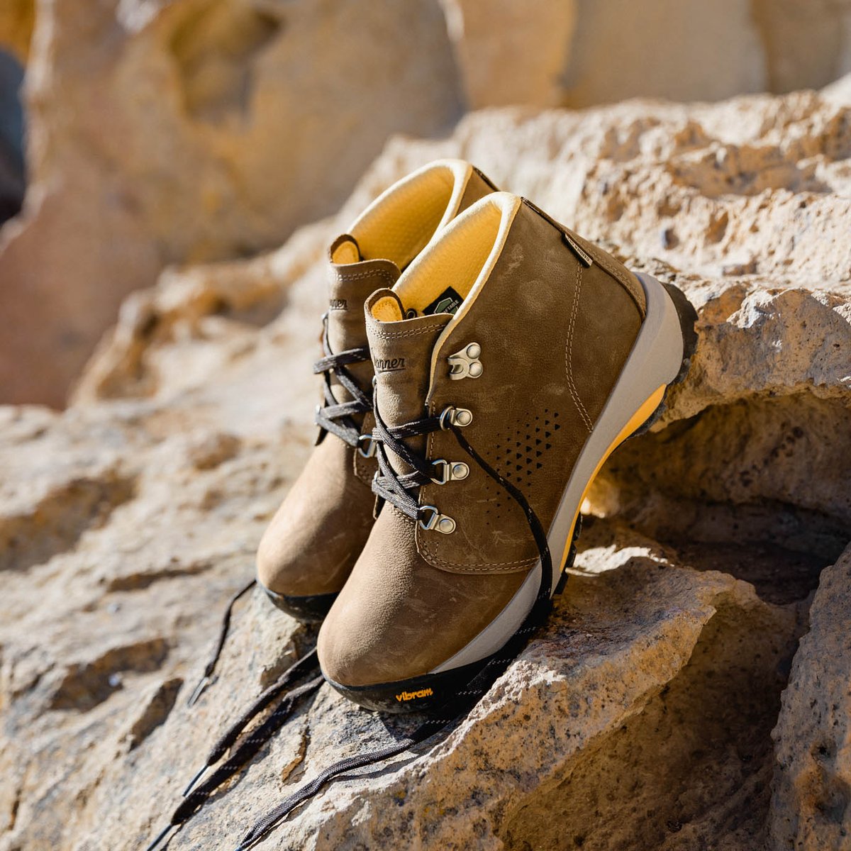 Inquire Chukka Kangaroo Brown/Coffee Bean / Danner Women