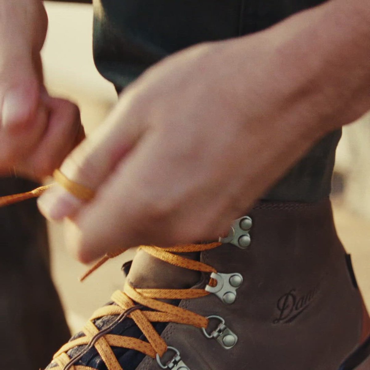 Mountain 600 Java/Bossa Nova / Danner Women
